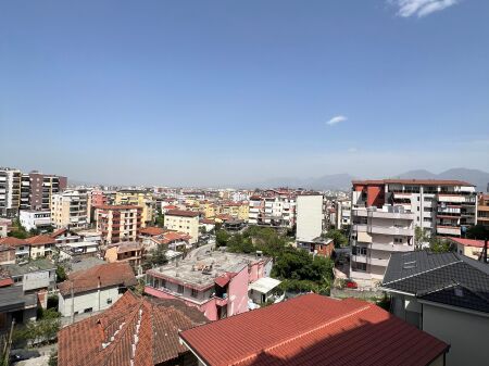 In vendita 2+1 a Kodra e Diellit