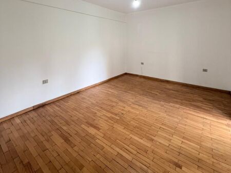  Appartamento 3+1 in Affitto – Centro, vicino a Caffè Flora