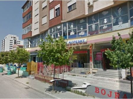 Locale Commerciale in Affitto all'Ingresso di Durazzo !