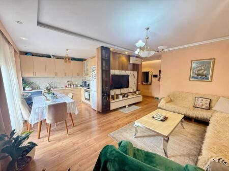  Vendesi Appartamento Moderno 3+1+2 – Giardino Botanico 