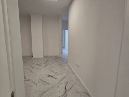 Ufficio in affitto 113m2 a Delijorgji