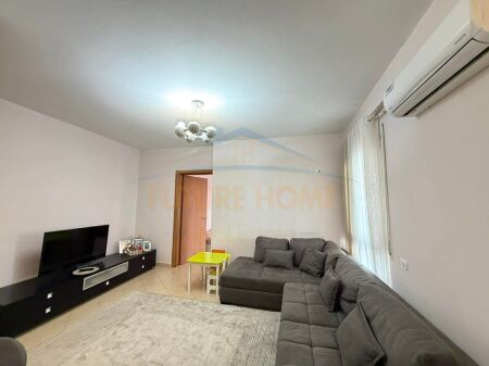 Apartament 2+1, Rruga Dritan Hoxha, Tiranë