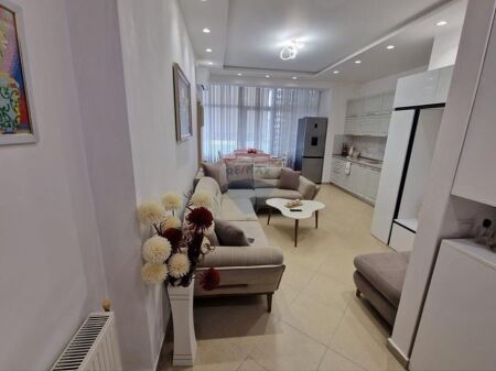 Apartment 1+1 for rent at Komuna e Parisit