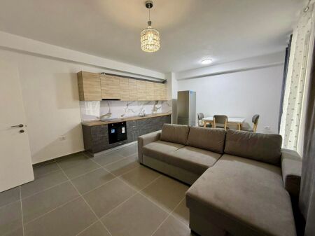  QERA Apartament 2+1  Rruga "5-Maji" 