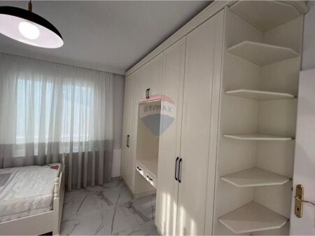 Apartament me qera , Margarita Tutulani