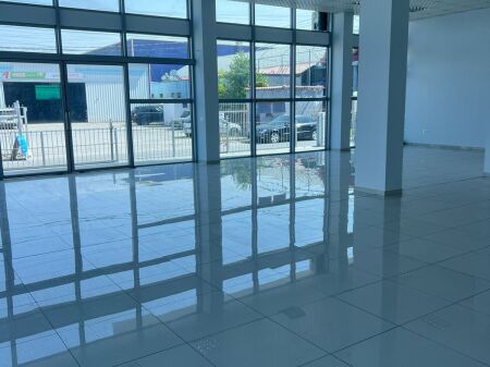 SHOP FOR RENT 160M2 MEZEZ FUSHE