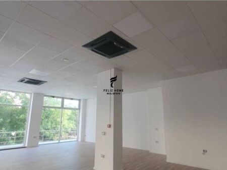 NEGOZIO IN AFFITTO 178 M2 STAZIONE DEI TRENI 165.000 LEKE FH-69466