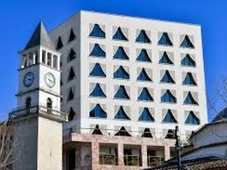  UFFICIO D'ECCELLENZA IN AFFITTO – CENTRO DI TIRANA
