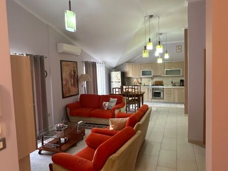 Kristal Center, Via Prokop Mima affitta il terzo piano di una villa 3+1, arredata 85.000 Leke