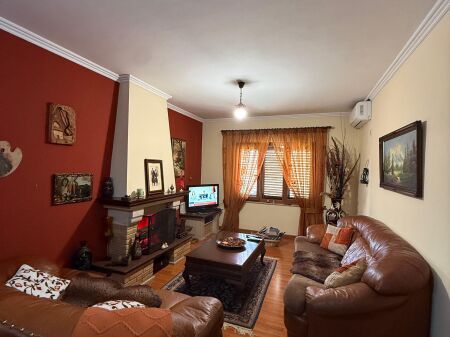 Appartamento 2+1+blocco in affitto Pazari i Ri Prezzo: 65.000 Leke/Mese trattabile