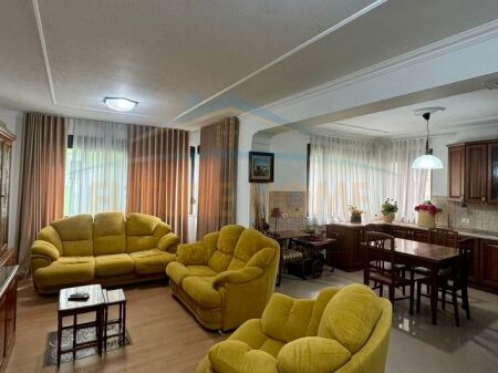 Qera, Apartament 2+1+2, Blloku, Tirane