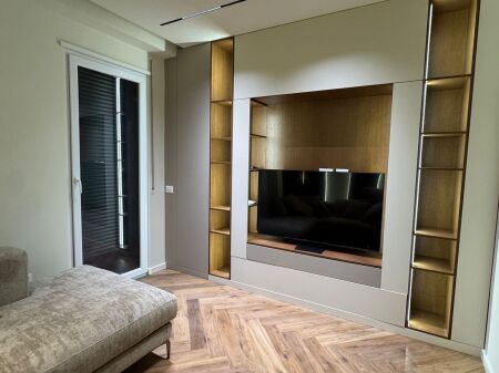 Qera, Apartament 2+1+post parkimi Star Bosko