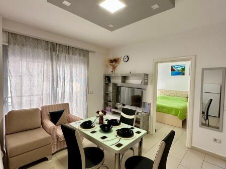affittasi appartamento 1+1 vicino all'Hotel Palace, Durazzo