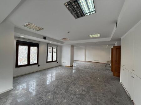 AMBIENTE COMMERCIALE/UFFICIO IN AFFITTO, VIA ELBASAN, TIRANA!