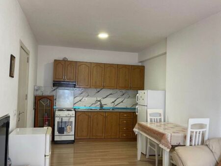 Shitet Apartament 3+1+2 – Rruga 5 Maji (Mundësi ndarje ne 2 apartamente)
