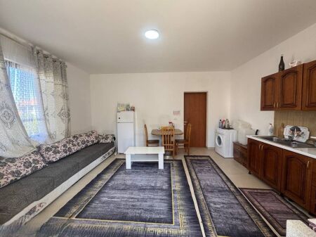 AFFITTO APPARTAMENTO 1+1 AL 1° PIANO DI UNA VILLA SU 3 PIANI VICINO ALLE VILLE TEDESCHE! 400 € /Mese
