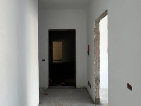 Shitet apartament 2+1 te Komuna Parisit, prane Kika 2