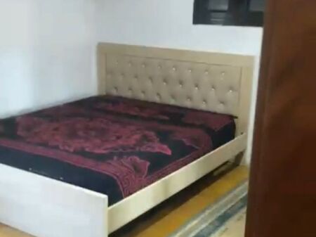 Sheshi shqiponja, jepet me qera 2+1 , papafingo 35,000 leke   