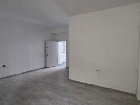 Shitet Garzoniere ne FRESK / 46,000 EURO