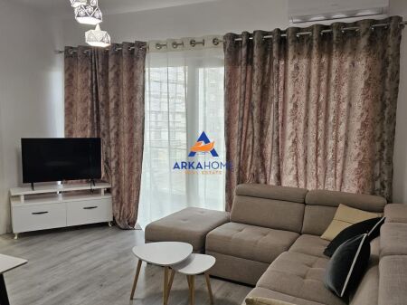 JEPET APARTAMENT ME QERA 2+1+BALLKON " RRUGA 5 MAJ " 670 EURO