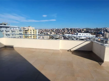 Vendesi in vendita 2 appartamenti adiacenti con Nj-Tj Iliria Plazh Durres