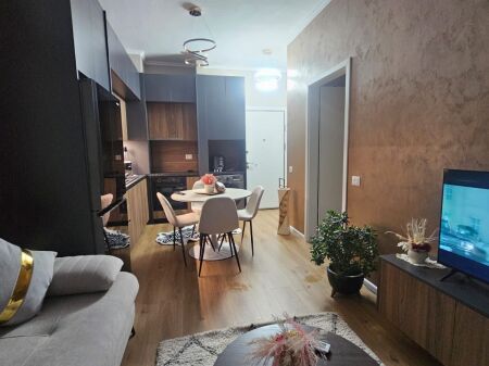 Appartamento 1+1 con balcone  Mangalem Kadiu