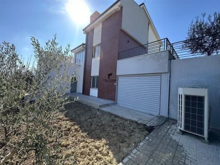 VILLA PRIVATA IN VENDITA 425 M2 LUNDER 680.000 EURO FH-24844