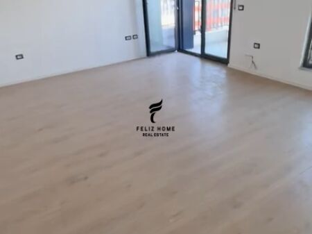 LOCALE IN AFFITTO 65.5M2 BOULEVARD NUOVO 60.000 LEKE FH-70079