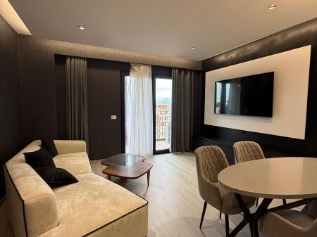 JEPET ME QIRA Super Apartament 2+1+2 bllk Tirana Garden Building, Rruga e Kavajes Arredim i ri dhe modern