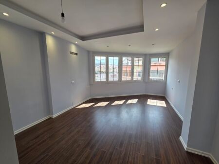 Fresk Shitet Apartament 1+1