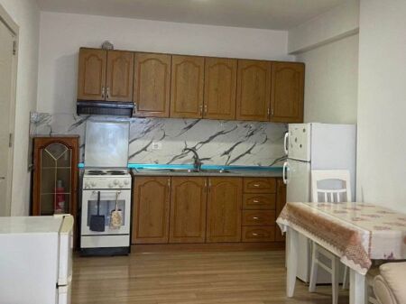  Shitet Apartament 3+1+2 – Rruga 5 Maji 