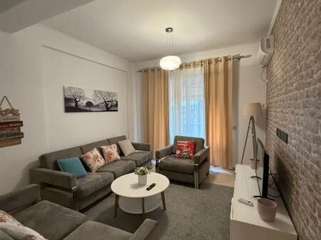Apartament Me Qera 2+1 tek Kompleksi Golden Park (ID B2201231) Tirane