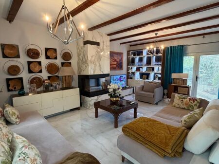 Villa su due piani in vendita a Qerret