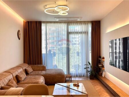 Apartament 3+1+2 ne shitje te Lake View!