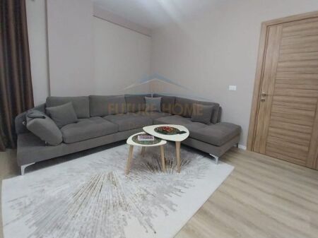Qera, Apartament 2+1+2+Post Parkimi, Rruga 5-Maji, Tirane.