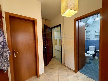 In vendita, Appartamento 2+1+2, Mercato Elettrico, Tirana.