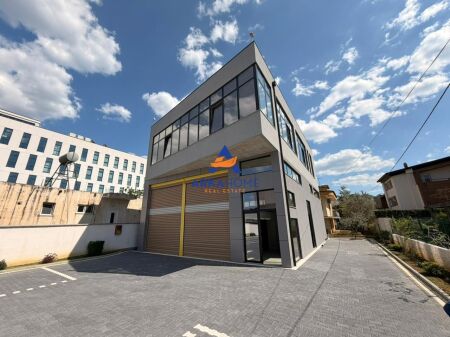 LOCALE COMMERCIALE/UFFICIO IN AFFITTO 360M2 "VICINO ALL'UNIVERSITÀ ALDENT, TEG" 5000 EURO (TRATTABILE)
