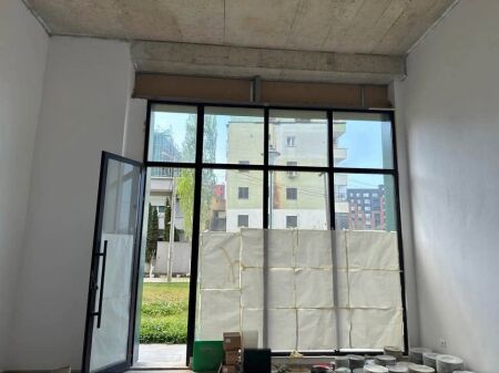 NEGOZIO IN AFFITTO + POSTO AUTO+DEPOSITO - NUOVO BOULEVARD