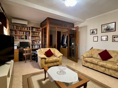Appartamento 2+1 a Elbasan con Pannello Solare, Vicino al Parco