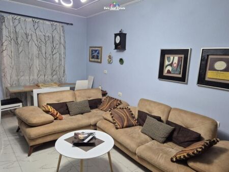 Apartament Me qera 2+1 Tek Ish Tregu Elektrik (ID B221421) Tirane