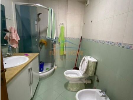 Shitet, Apartament 2+1+1, Ali Demi, Tiranë.
