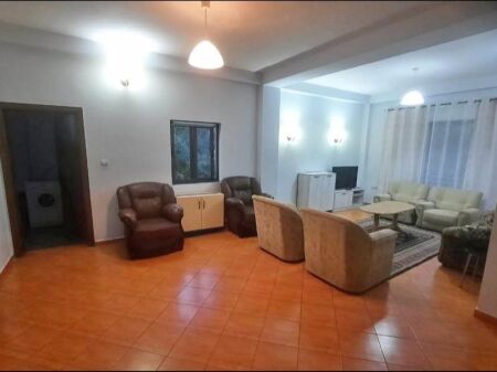 AFFITTASI CASA 3+1 - QYTET STUDENTI, TIRANE