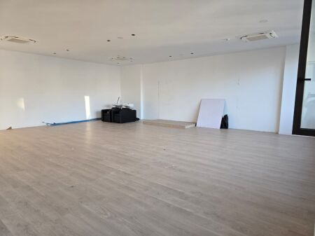 Ufficio in affitto Open Space | Complesso Delijorgji