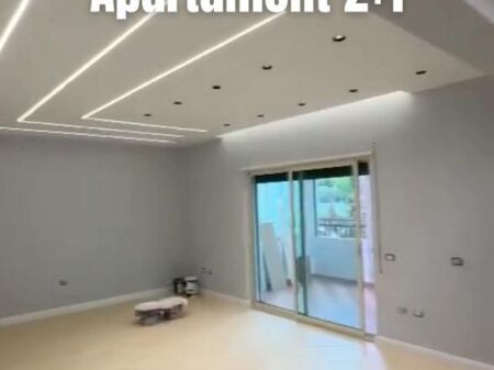 Appartamento 2+1 in vendita a Shkëmbi i Kavajës – Prima linea sul mare