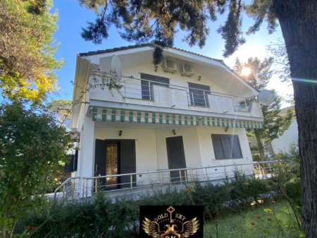 Vendesi Super Villa • 2 PIANI, SOLO 2 minuti dal Mare