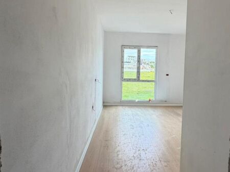 Shitet Apartament 2+1 te Kompleksi Ringside ne Paskuqan