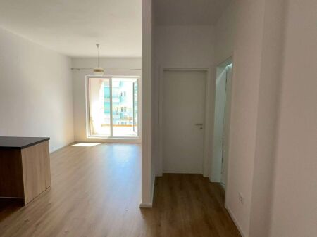 Long-term rental of a 1+1 apartment, newly finished, 50 m², in the area of  Mangalem 21, Ali Demi. Price: 35,000 lek / month