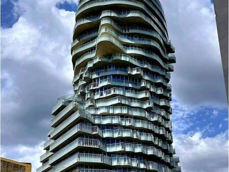 Apartament 3+1+Verande prr shitje tek Tirana Rock
