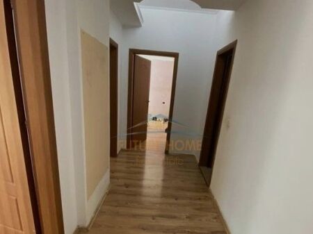 Shitet, Apartament 2+1+1, Ali Demi, Tiranë