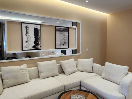 Shitet Apartament 2+1+2 + – Rruga e Durrësit